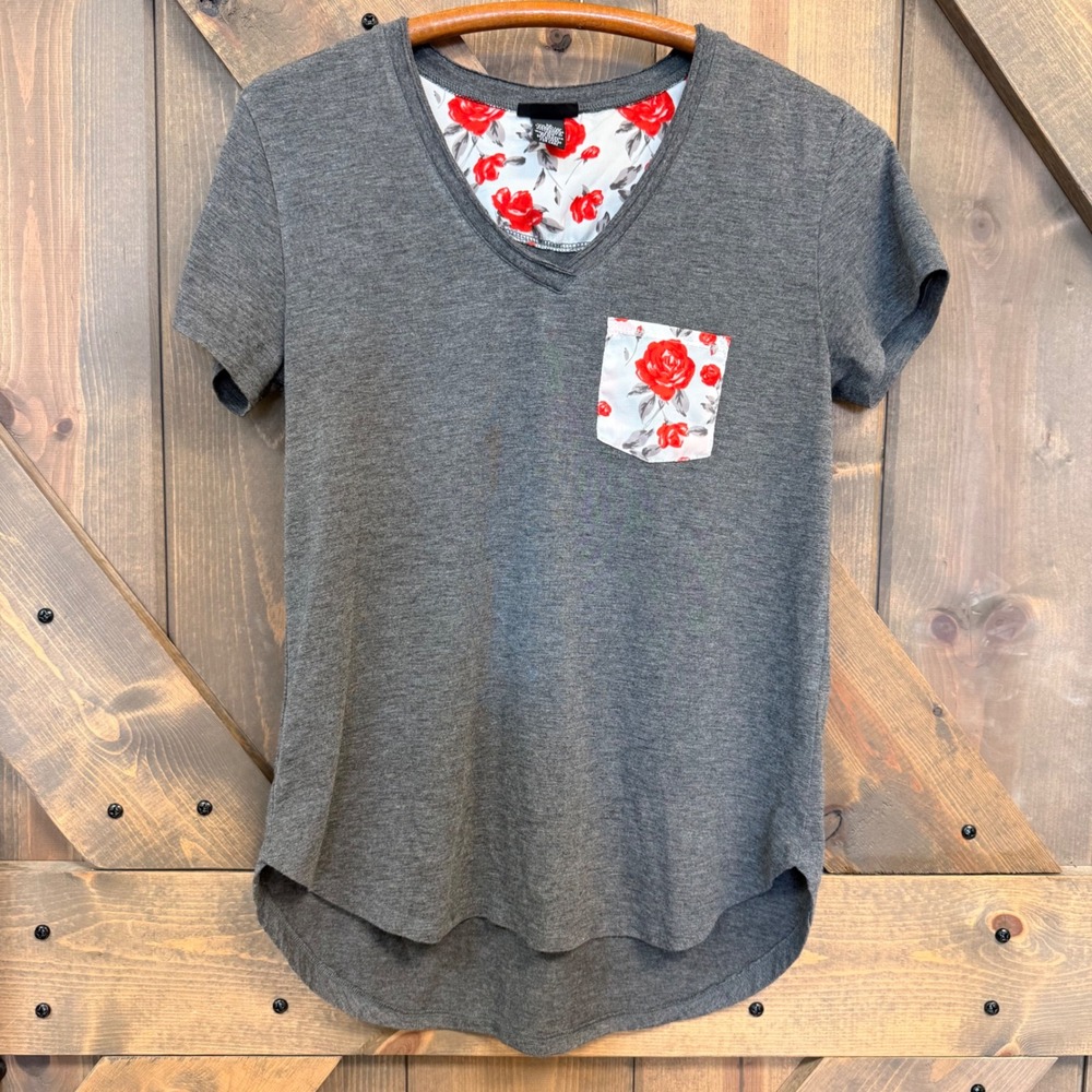 rue21 V-Neck Pocket Tee Women M Grey Good Floral Contrast Hi-Low Hem